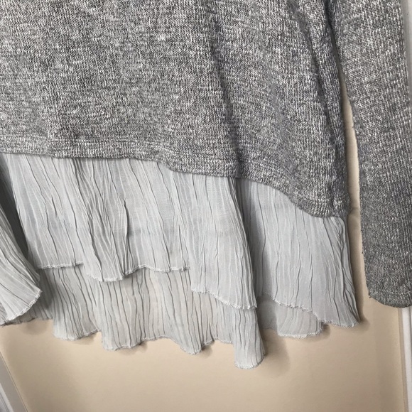 A&F Grey Hi-Lo Top - Picture 2 of 4